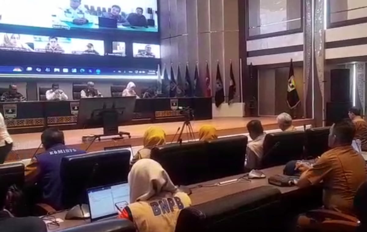 Penyaluran Logistik di Lokasi Terisolir Diangkut Lewat Udara