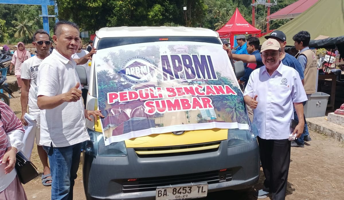 APBMI Sumbar Salurkan Bantuan untuk Korban Banjir Bandang di Batu Busuk Kota Padang
