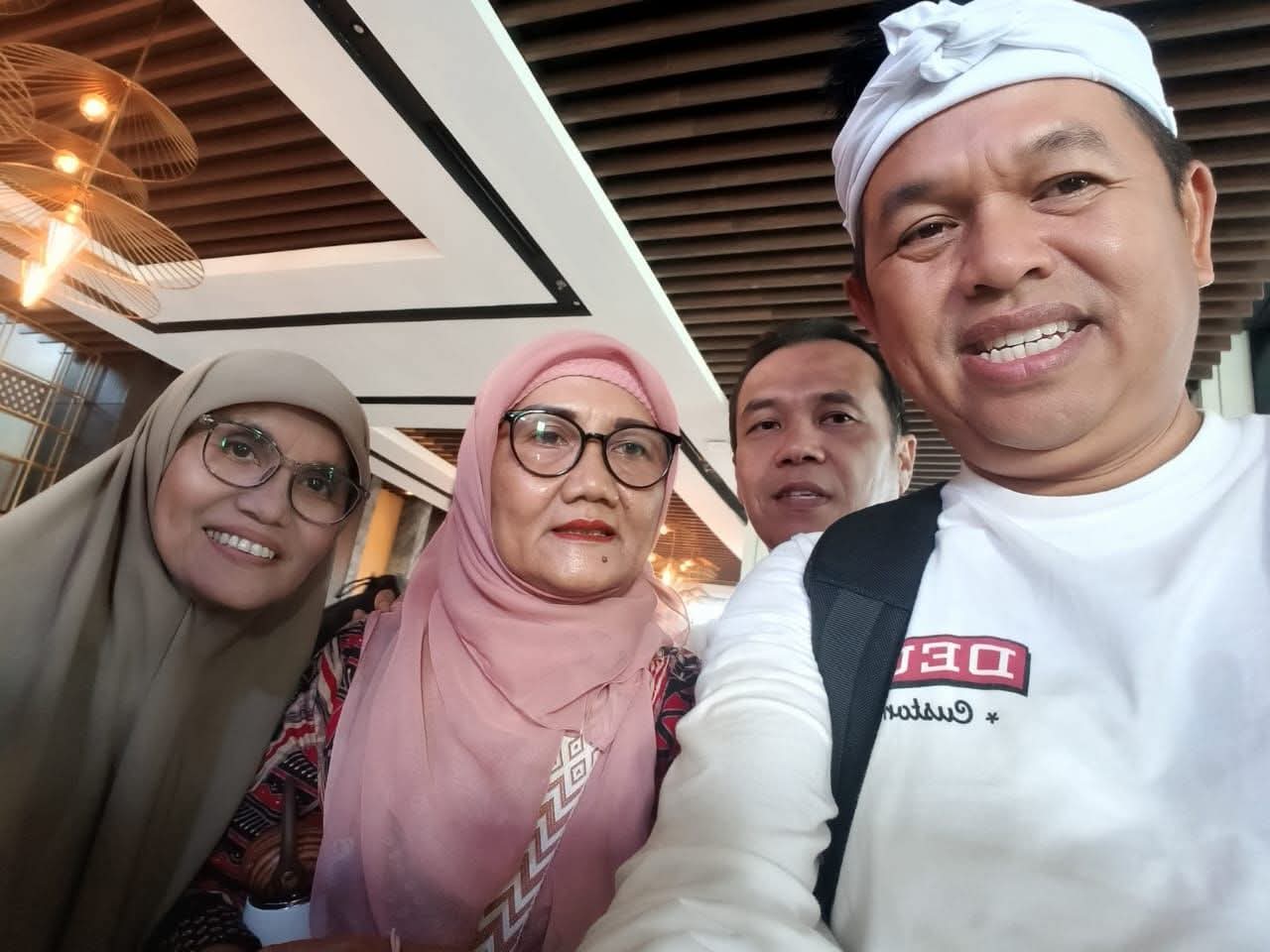 KDM Beli Rendang di Padang untuk Warga Aceh Terdampak Bencana