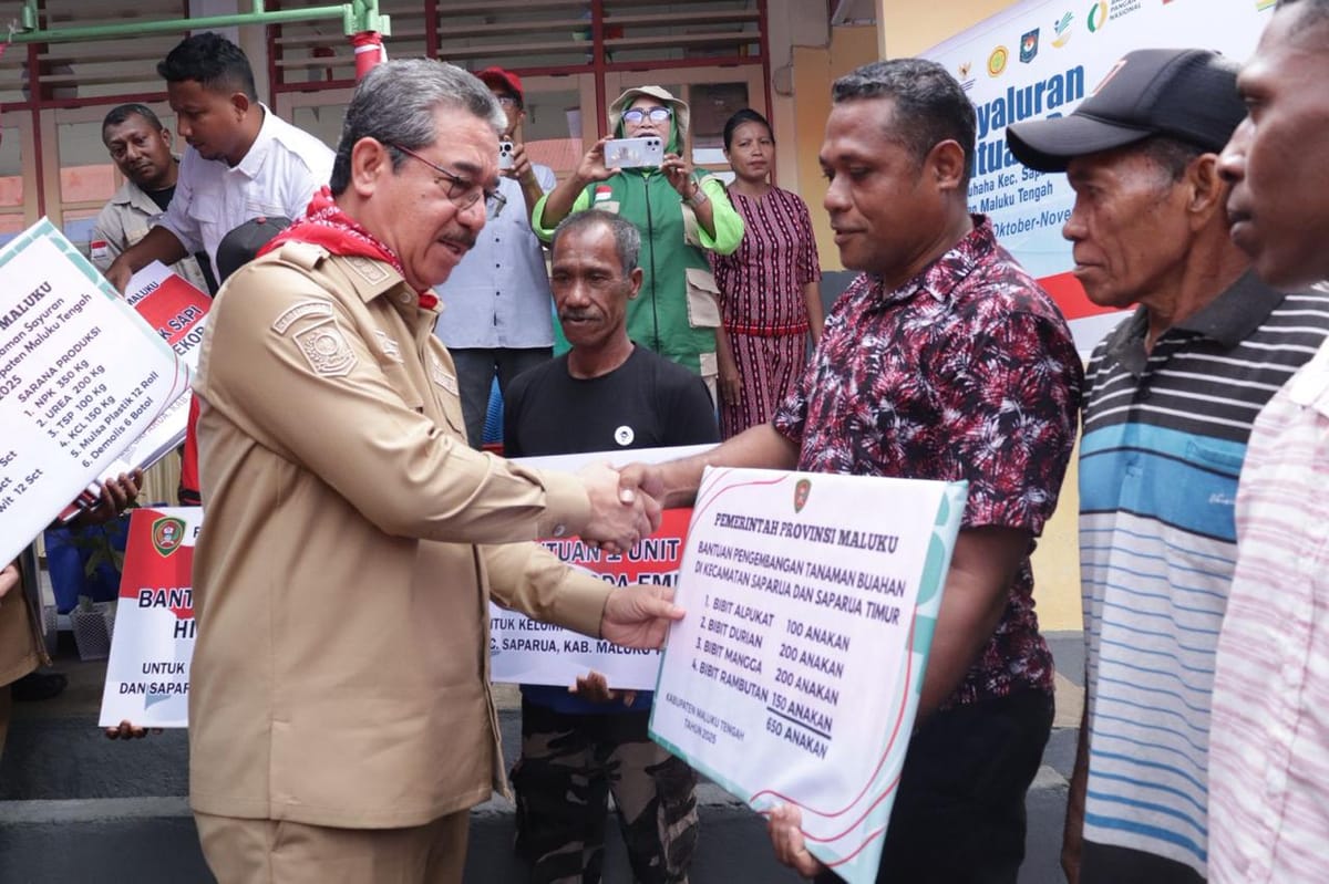 Gubernur Maluku Resmikan Kapal Literasi dan Perpustakaan Ramah Anak di Pulau Saparua