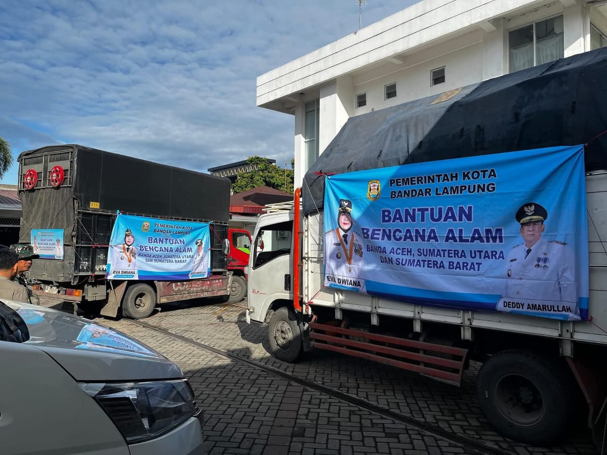 Pemko Bandar Lampung Antarkan Bantuan untuk Korban Bencana Kota Padang