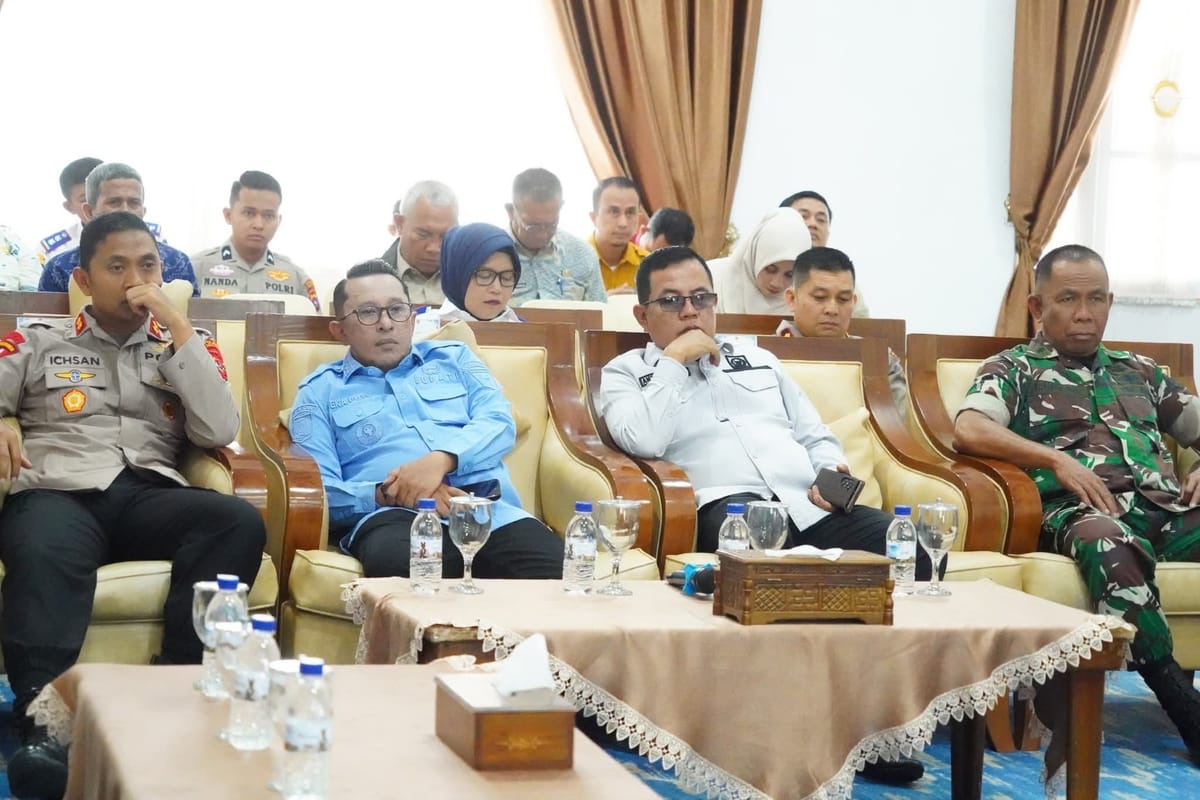 Ikuti Rakor Antisipasi Nataru dan Bencana, Bupati Eka Putra Sampaikan Komitmen Tidak Akan Meninggalkan Rakyat Disaat Bencana