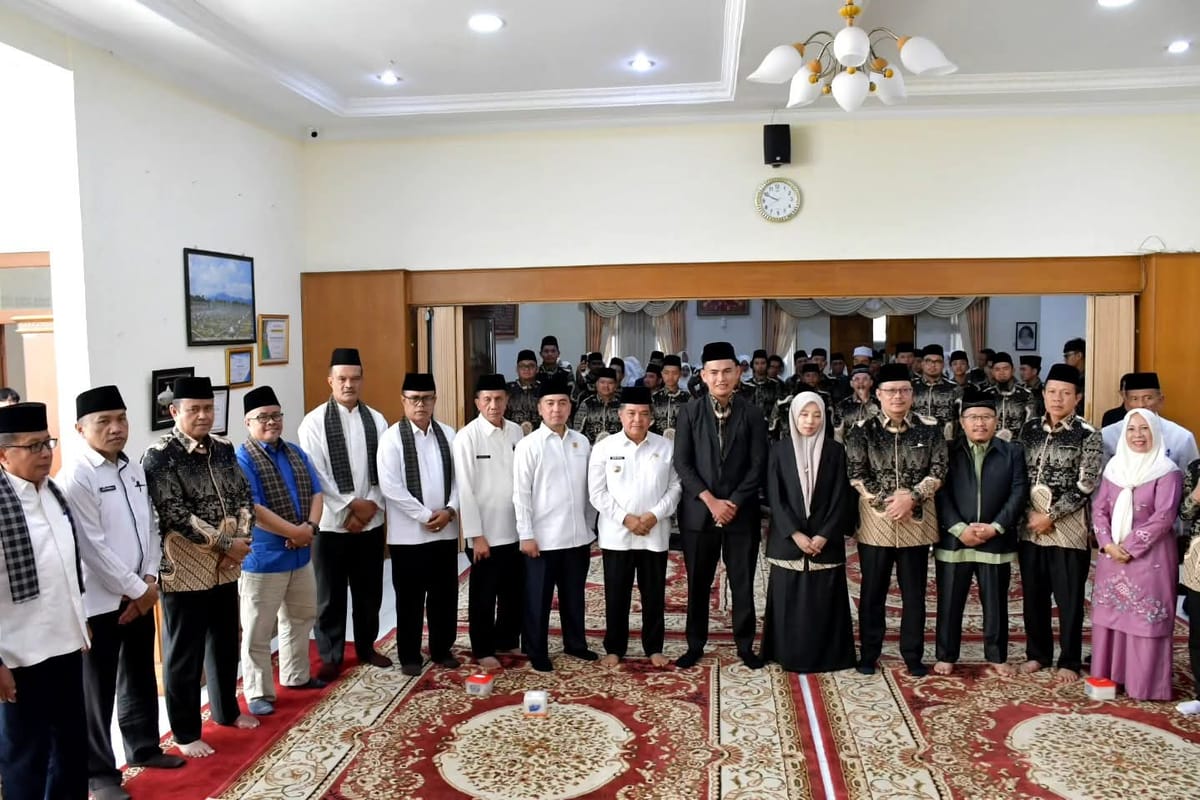 Pemkab Agam Lepas Kafilah MTQN Sumbar ke-XLI, Tetap Optimis di Tengah Suasana Bencana