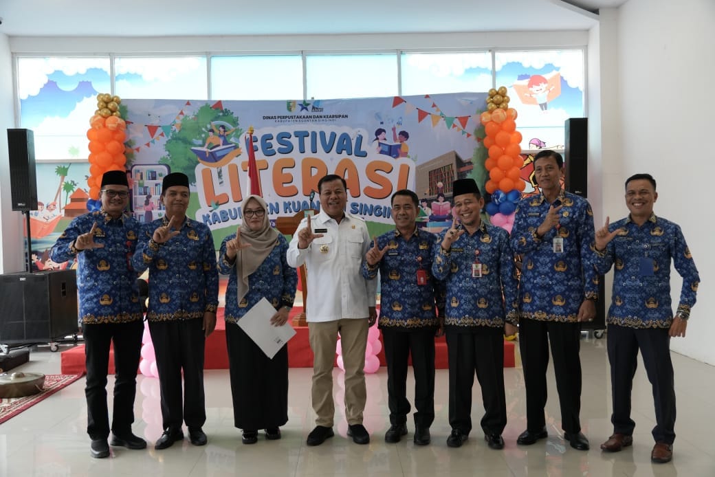 Bupati Kuantan Singingi Buka Fastival Literasi Perpustakaan 2025