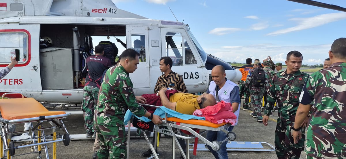TNI Evakuasi Tiga Warga Bener Meriah ke Banda Aceh Menggunakan Helikopter