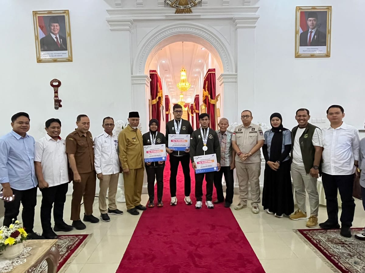 Gubernur Mahyeldi Jamu Tiga Atlet Sumbar Peraih Medali Sea Games