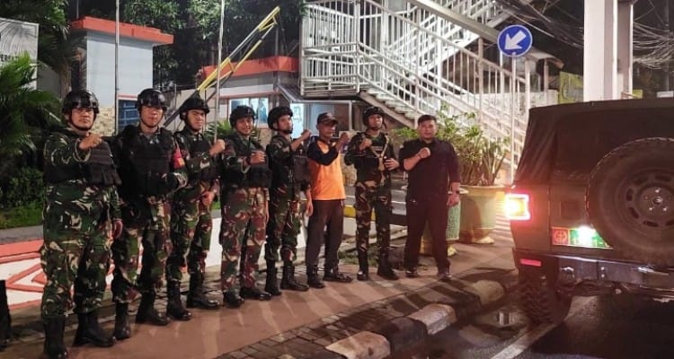 Patroli gabungan TNI - Polri - Satpol PP Sisir Wilayah Jakarta Timur