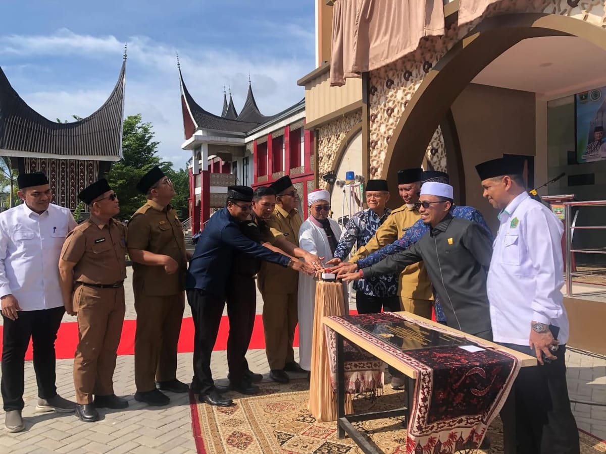 Gubernur Mahyeldi Resmikan Penggunaan Gedung Baru MUI Sumbar