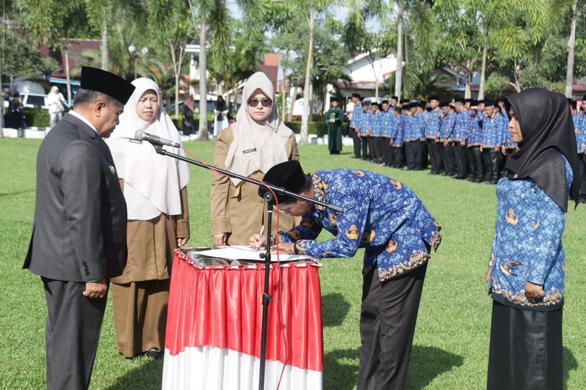 Bupati Agam Lantik 951 PPPK Paruh Waktu Tahap Pertama, Total 1.405 Formasi Siap Perkuat Pelayanan Publik