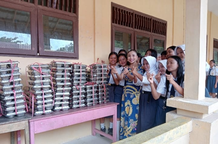 Dapur Gizi Belisima Raya Mulai Salurkan MBG untuk 1.054 Pelajar di Landak