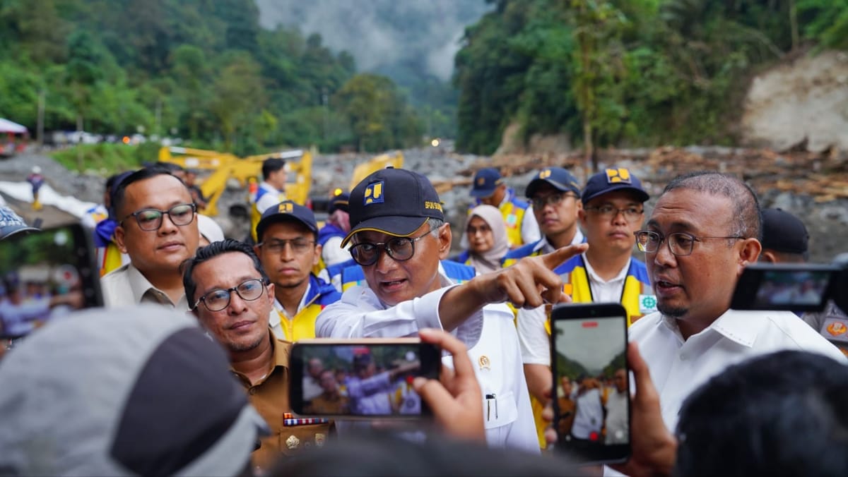 Menteri Dody Minta Kaji Jalur Alternatif Padang-Bukittinggi dan Penanganan Jembatan Malalak