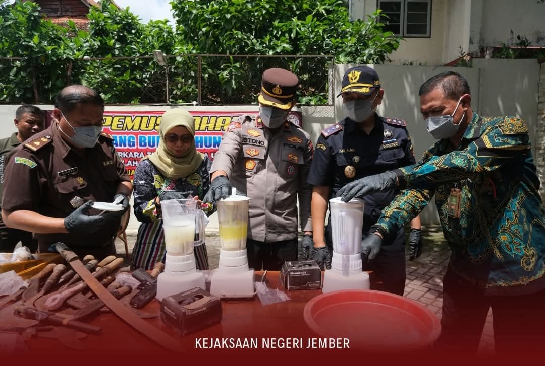 Kejaksaan Negeri Jember Musnahkan Barang Bukti Hasil ​ Kejahatan Tahap dua