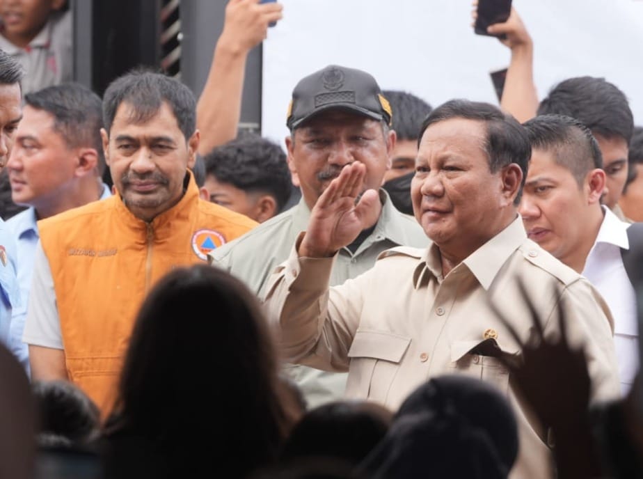 Menteri Dody Dampingi Presiden Prabowo Tinjau Pengungsi di Aceh Tamiang