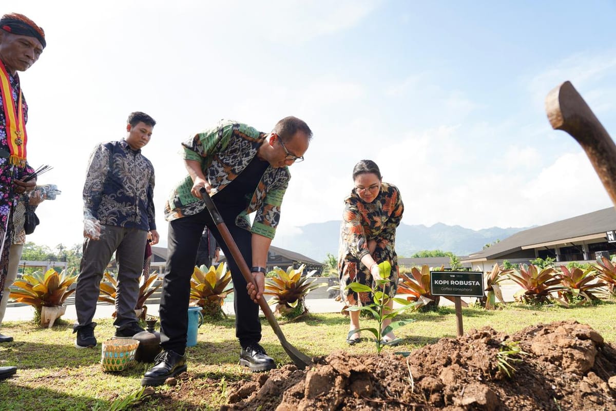 PLN Icon Plus dan TWC Teken MoU PLTS Atap di Borobudur