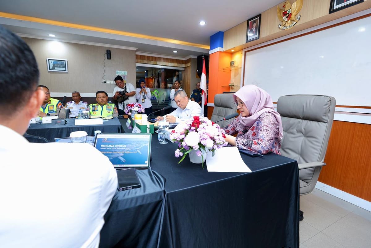 Menhub Dudy Pimpin Rakor Kesiapan Nataru di Pelabuhan Ketapang Banyuwangi