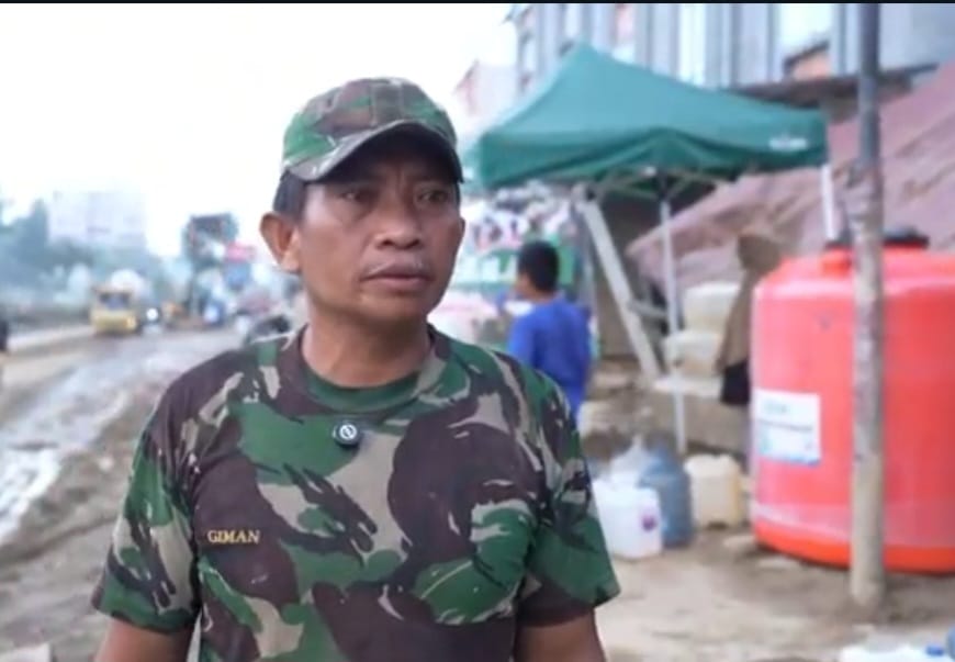 Malaikat Penolong Itu Bernama Sertu Giman, Selamatkan Roji dan 4 Anggota Keluarga Saat Korban Banjir Tamiang