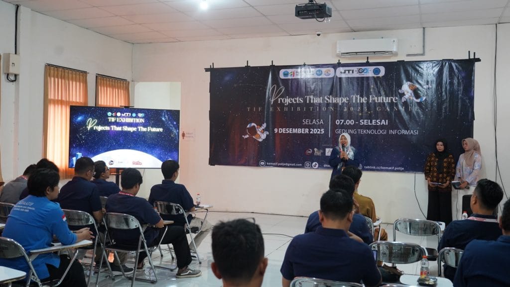 Mahasiswa Teknik Informatika Pamerkan Proyek Inovatif di TIF Exhibition 2025