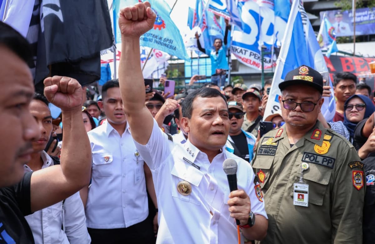Gubernur Ahmad Luthfi Temui Demonstran Usai Penetapan UMP dan UMK