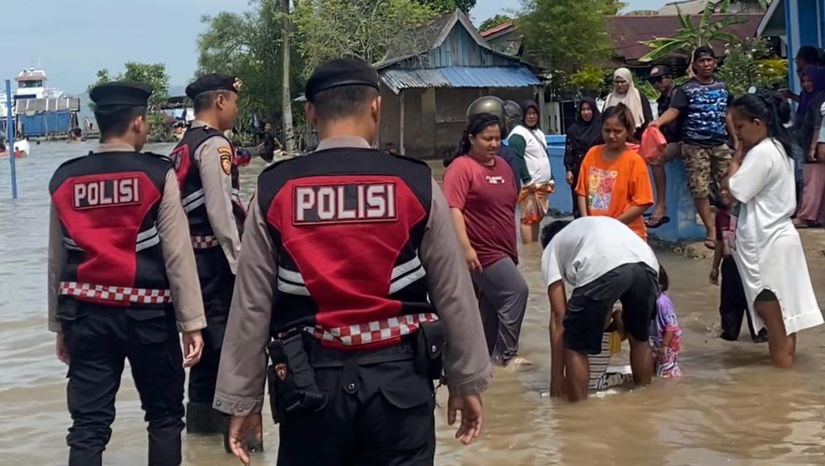 Sat Samapta Polres Karimun Cek Lokasi Banjir Rob