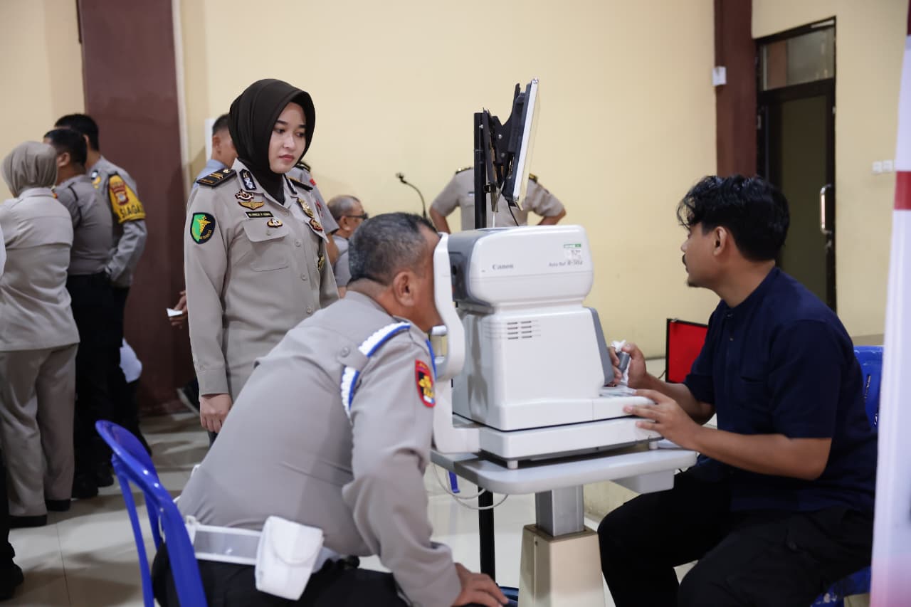 Sidokkes Polres Gowa  Gelar Pemeriksaan Mata Gratis