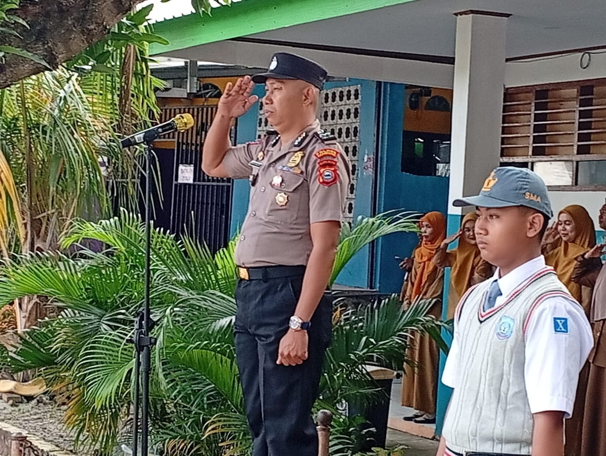 Sat Binmas Polres Parepare Goes To School di SMA Negeri 4, Bina karakter Pelajar dan Serahkan Sarana Olahraga