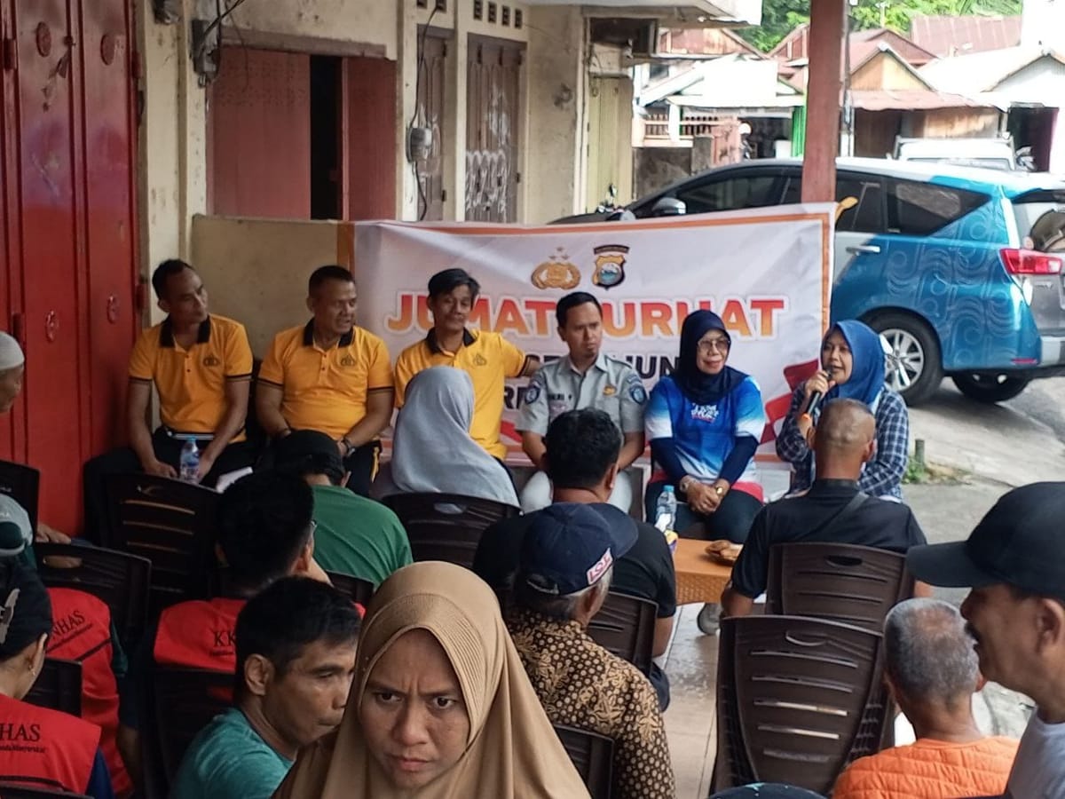 Warga Labukkang Sampaikan Prilaku Remaja Gemar nongkrong dan Balap Liar di Jum'at Curhat Polsek Ujung Polres Parepare