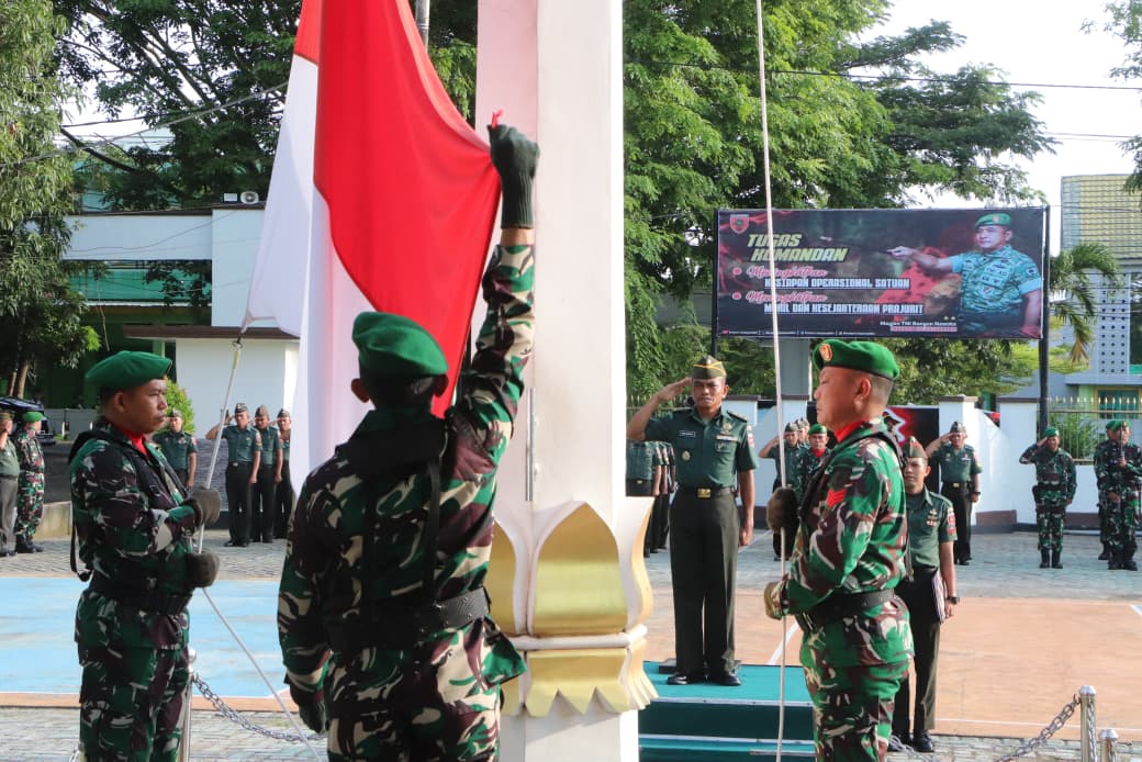 Upacara Bendera dan Jam Komandan : Prajurit Kodim 1425 / Jeneponto Didorong Aktif Dukung Program Nasional