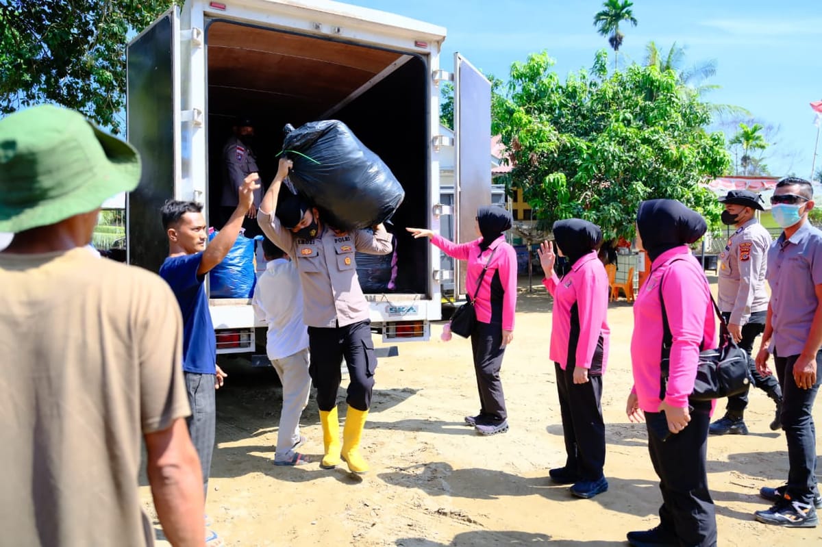 Bhayangkari Sulsel salurkan bantuan kemanusiaan bagi korban bencana di Pidie Jaya