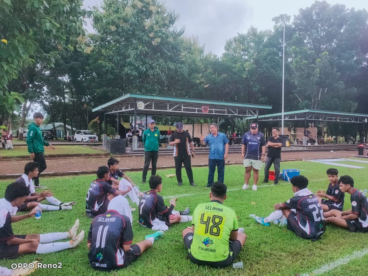 Aroeppala PSSK Selayar FC berhasil menggilas Persijo Jeneponto dengan skor 2-0