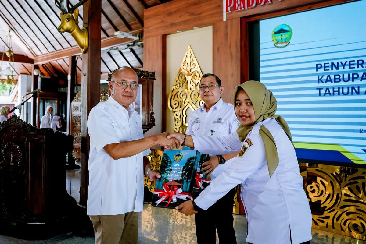 Serahkan DPA-SKPD 2026, Bupati Sadewo Tekankan Akuntabilitas Anggaran