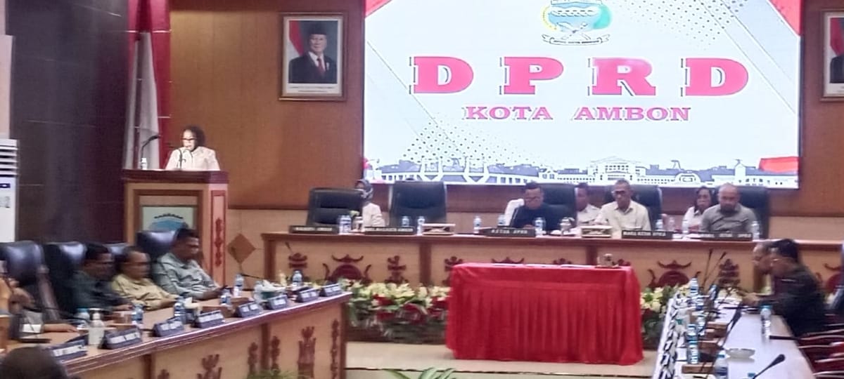 DPRD Kota Ambon Sahkan Dua Perda, Tiga Ranperda Tertahan