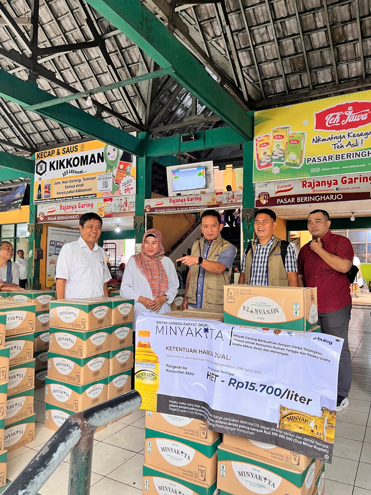 Pemerintah menugaskan Perum Bulog DIY Mengstabilkan harga minyak goreng di pasar tradisional di Yogyakarta.