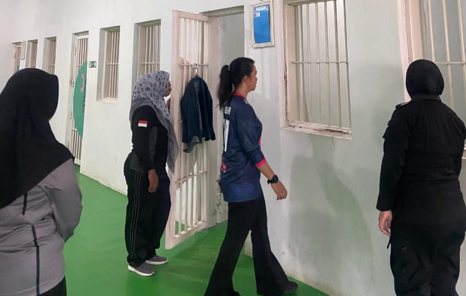 Pastikan Lapas Kondusif, Kalapas Perempuan Ternate Lakukan Kontrol Keliling