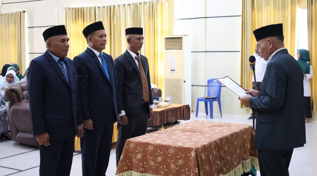 Kakanwil Kementerian Agama Maluku Utara Lantik Pejabat Administrator dan Pengawas