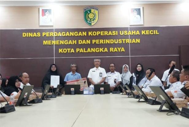 Pemko Palangka Raya Serahkan Bantuan Alat Produksi UMKM, Lengkap dengan Fasilitas Sertifikasi Halal