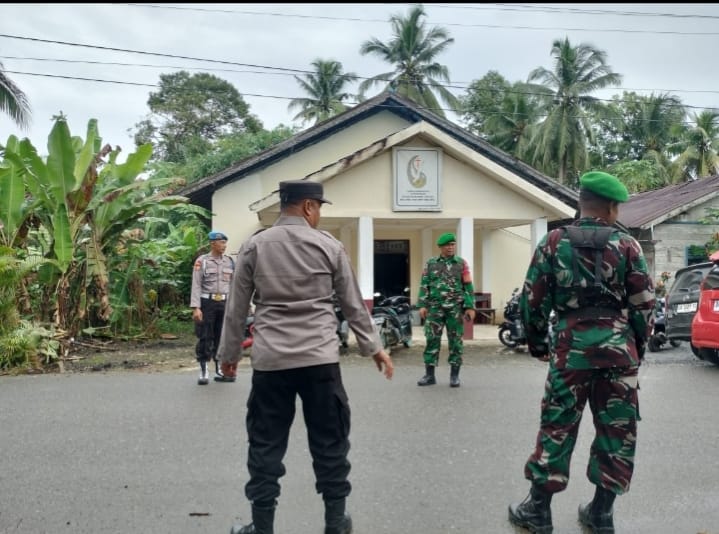 Wujudkan Rasa Aman, Aparat Gabungan Kawal Ibadah Tahun Baru Umat Kristiani di BAS dan BAT