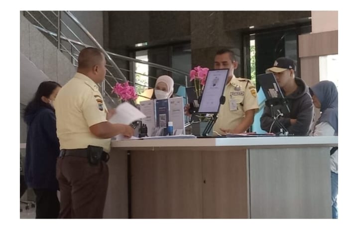 Layanan Salah Satu Bank Swasta Di Banjarmasin Mengecewakan, Fauzan Ramon Akan Surati Manajemen Bank