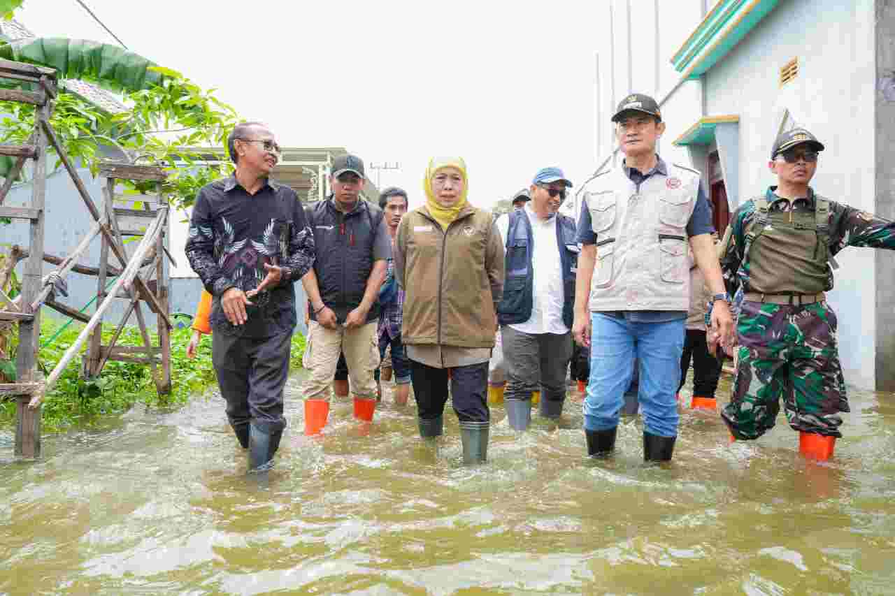 Gubernur Jatim Tinjau Banjir Lamongan, Pastikan Penanganan Cepat dan Warga Aman