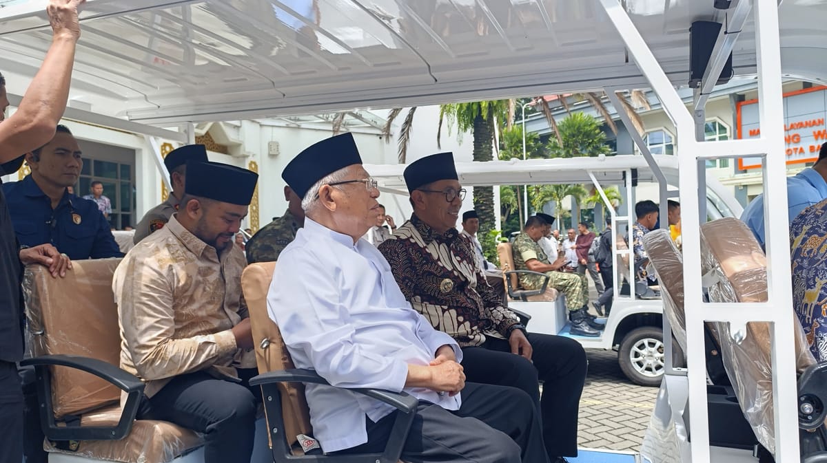 Ma’ruf Amin Terpikat Kentang Keju Bakar Batu Sae Saat Kunjungi Balai Kota Among Tani