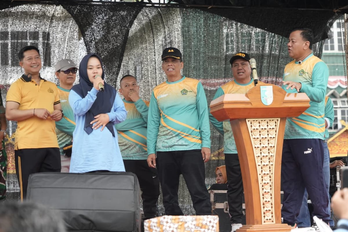 Hadiah Umroh Warnai Kegiatan Jalan Sehat Kerukunan Umat Beragama.