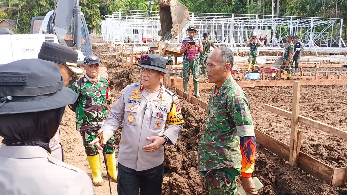 Hujan Deras Hambat Pembangunan Huntara di Palembayan, Agam, Kapolda Sumbar Minta Warga Bersabar