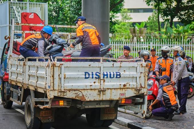 Sepanjang tahun 2025 Sudinhub Jakarta Selatan berhasil Tertibkan 792 Kendaraan Pelanggar Marka Jalan