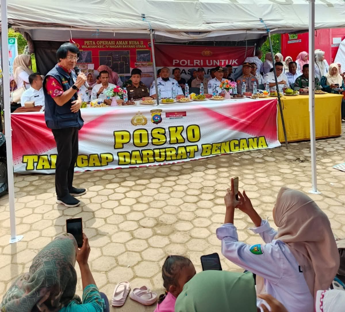 Kak Seto Semangati Anak Korban Bencana di Bayang Utara, Pesisir Selatan