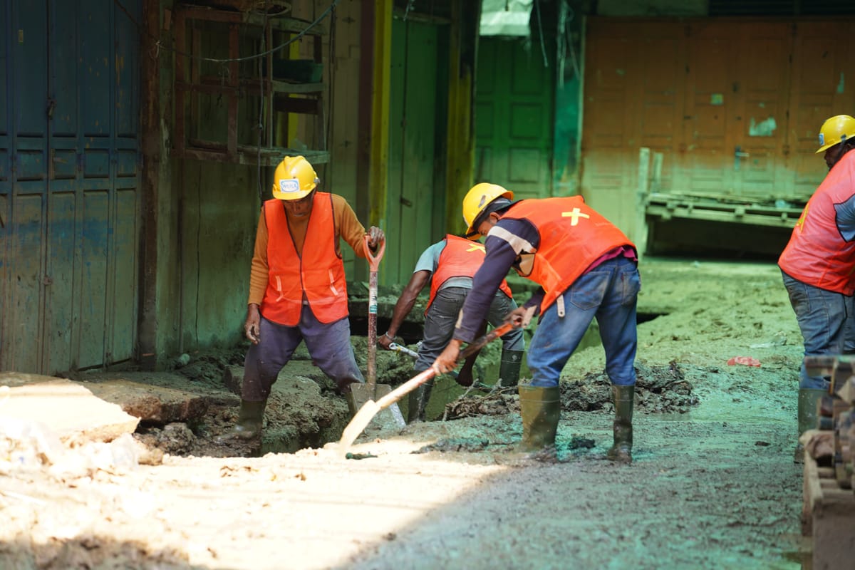 Pembersihan Lumpur di 52 Fasilitas Umum Aceh Tamiang Capai 60 Persen