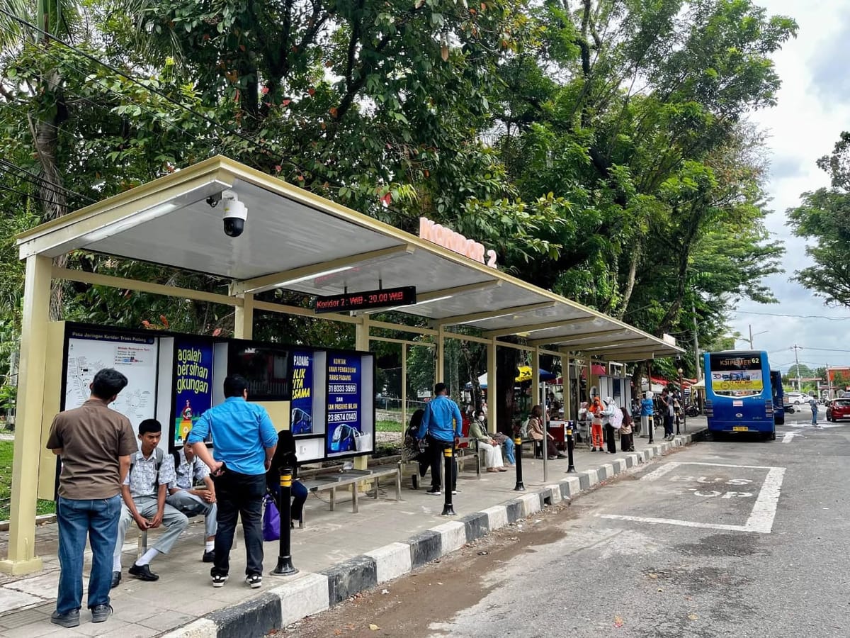 Peningkatan Layanan Trans Padang, Halte Imam Bonjol Koridor 2 dan 3 Tampil Lebih Nyaman