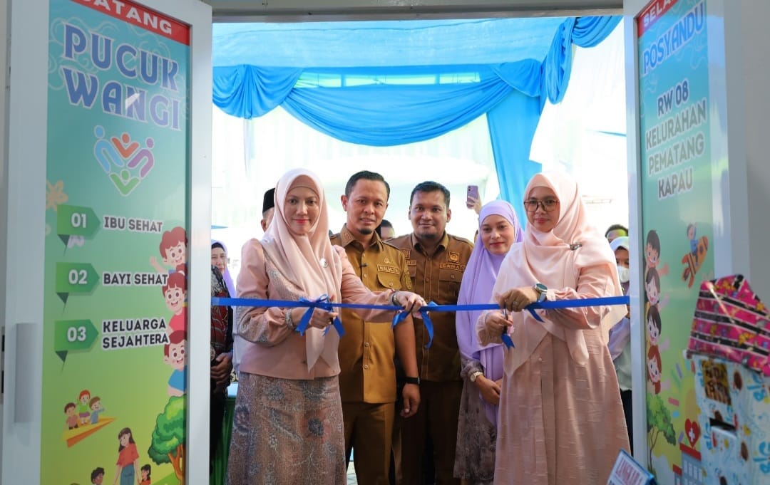 Walikota Pekanbaru Dan Ketua TP PKK Kota Pekanbaru Resmikan Posyandu Pucuk Wangi Kulim