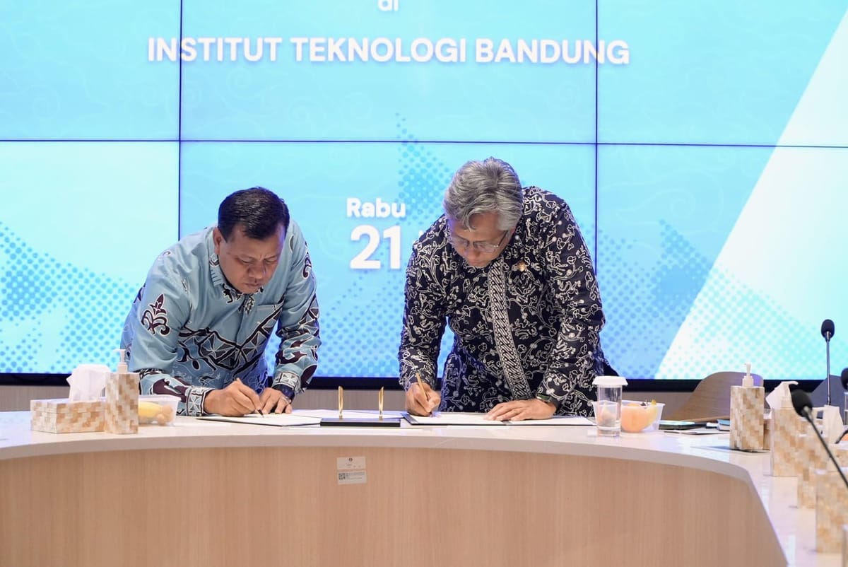 Jalin Mou Tingkatkan SDM- Rektor ITB Sebut Bupati Kuansing Punya Visi Maju Mencerdaskan Anak Bangsa.