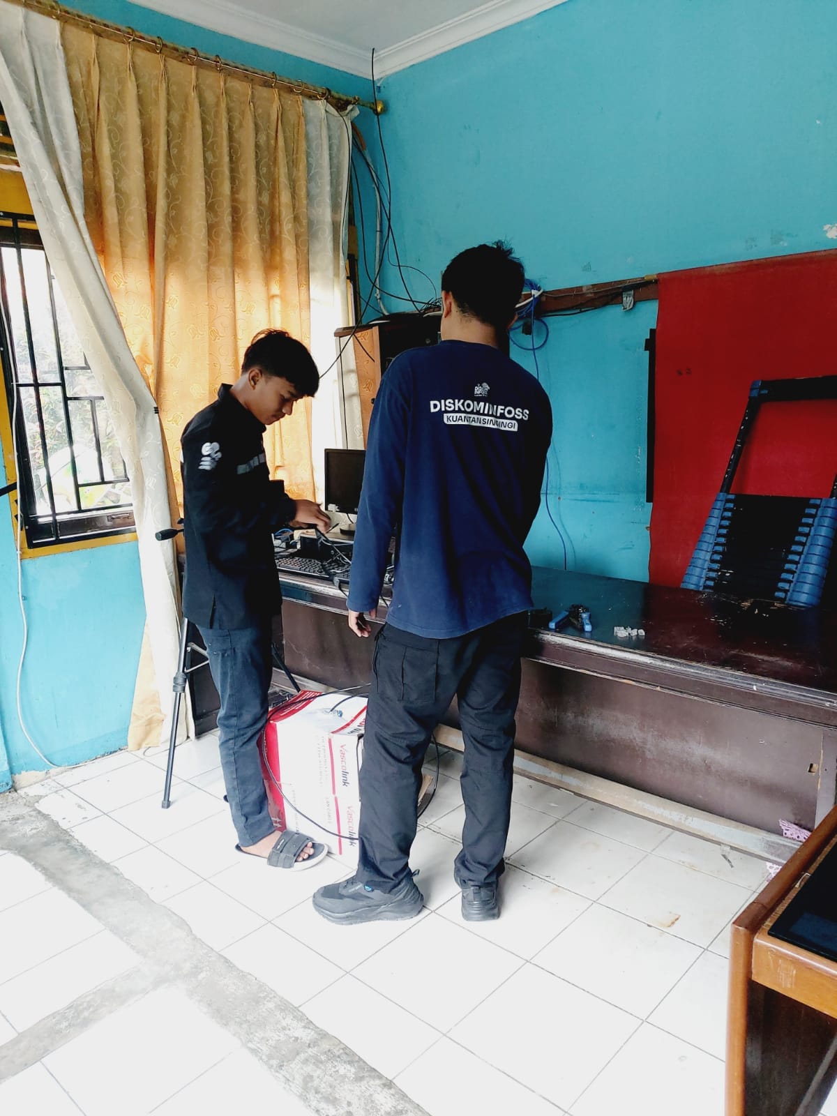 Terima Laporan Masyarakat,Tim Reaksi Cepat Diskominfoss Kuansing Atasi Gangguan Jaringan Internet.