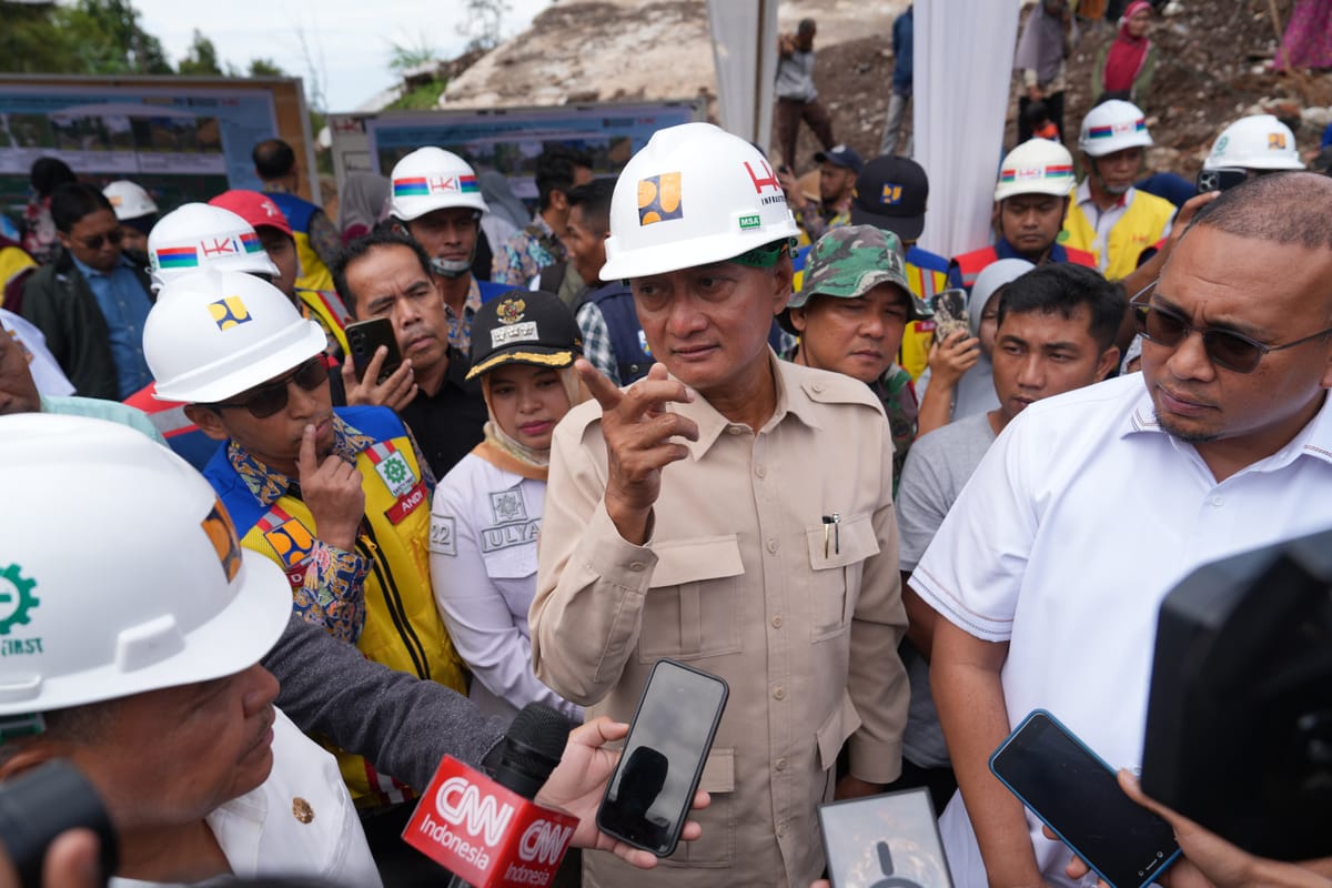 Menteri Dody Pastikan Konektivitas Masyarakat di Sumbar  Tetap Terjaga