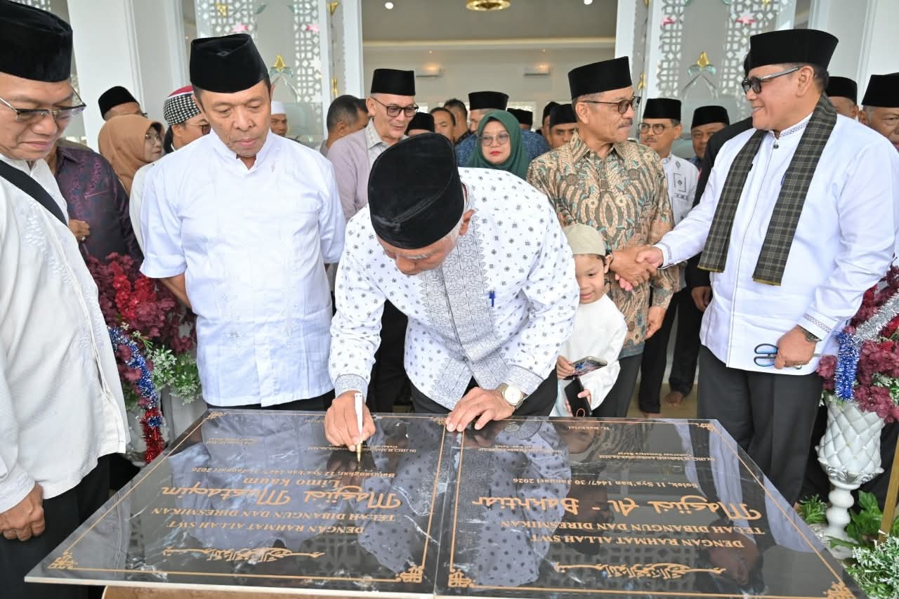 Gubernur Sumbar Mahyeldi: Masjid Simbol Kuatnya Kehidupan Beragama Masyarakat